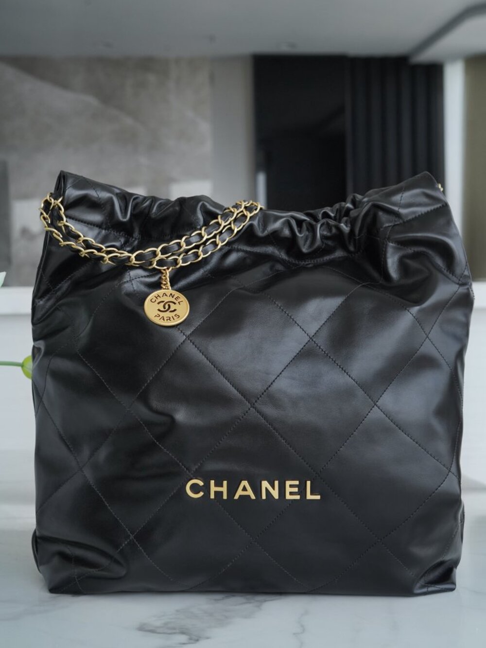 Chanel Chanel 22 Large shiny calfskin Chain Shoulder Bag Black Gold Metal Fittin